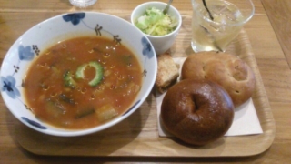 夏野菜のトマトスープ+味噌ベーグル+甘栗ナッツ+八朔酢、ポタージュ