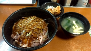 ローストビーフ丼、東京チカラめし