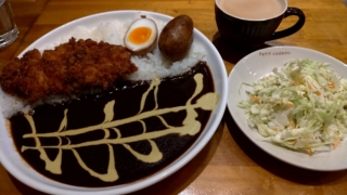 ロースカツカレー+マサラティー、ロダン