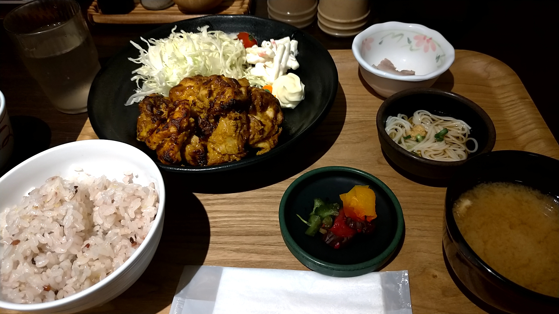 タンドリーチキン定食、東邦食堂