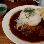 チキンカレー+カマンベール、小さかった女