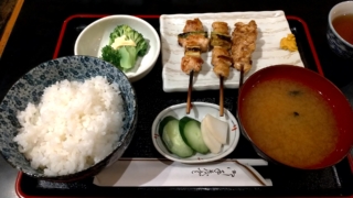 焼き鳥定食、とりひろ