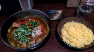 チキンと野菜のスープカレー+バニラアイス、シャナイア