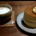 ホットケーキ+カフェラテ、ペトラブランカ