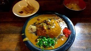 黒丼カレー+メンマ、幸丼