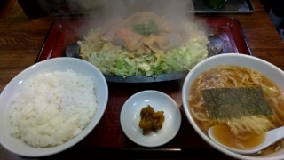 スタミナじゅうじゅう焼きライス+半ラーメン、千徳