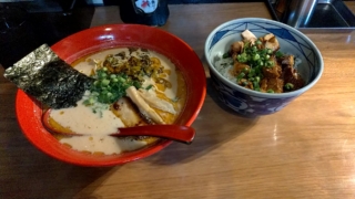 白龍豚骨ラーメン+焼豚ごはん、幸龍