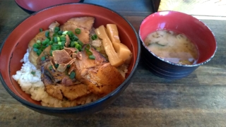 ロース幸丼+メンマ、幸丼