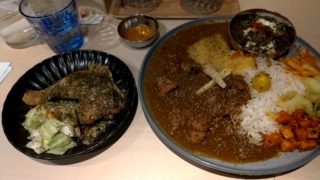 2種あいがけカレー+チキンコンフィ、KERAKU