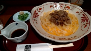 肉釜玉うどん、さぬきや