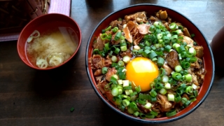 豚玉丼、幸丼