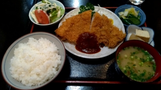 ロースカツ定食、ハチロー