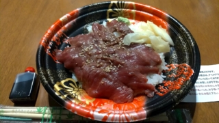 さくら丼、肉寿司