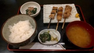 焼き鳥定食、とりひろ