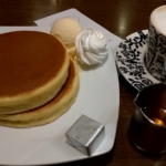 ホットケーキ+カフェオレ、自家焙煎珈琲庵