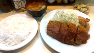 ビーフカツ+チキンカラアゲ、ブルドック