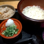 釜揚げうどん+鳥天+五目ご飯、はつとみ