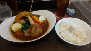 10種の野菜カレー+ザンギ、ムラカリータ