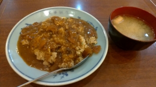 カレー炒飯、美華飯店