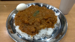 チキンカレー+ゆで卵、プネウマカレー