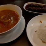 ラムジャワカレー+牛肉のサテ+揚げバナナアイスクリーム、シンタジャワカフェ