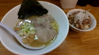 塩ラーメン+焼豚バターライス、ピエ ドゥ コション