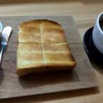 トースト+抹茶ラテ、茶寮ベーカリー